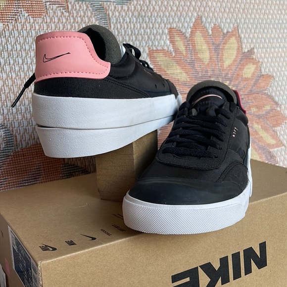NIKE WMNS DROP-TYPE
BLACK/PINK TINT-WHITE-ZINNIA
Sneakers 
AV6697 001 - Picture 10 of 16